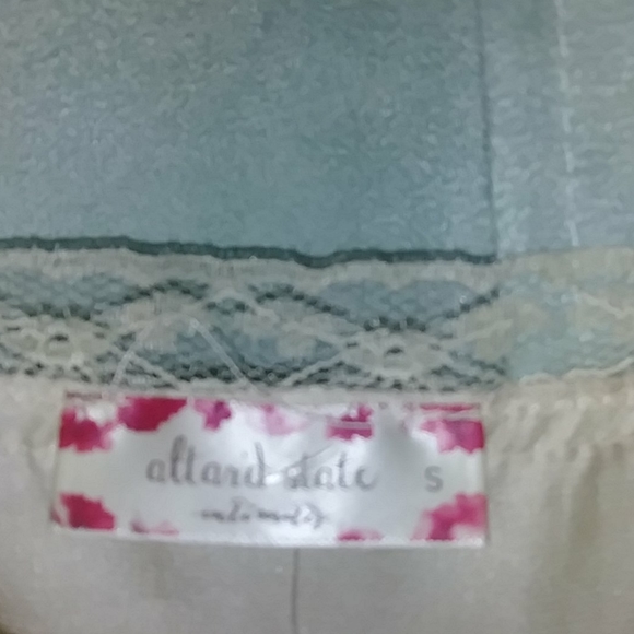 Attar'd State cream camisole top - Picture 2 of 5